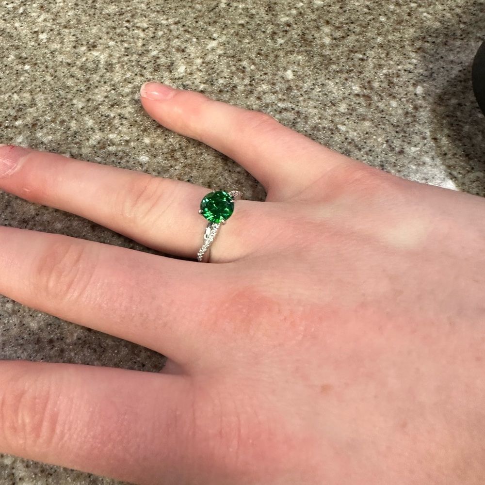 size 5 May birthstone ring